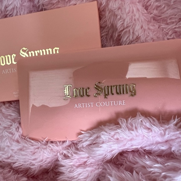 Artist Couture Love Sprung Blush Palette - Picture 2 of 10